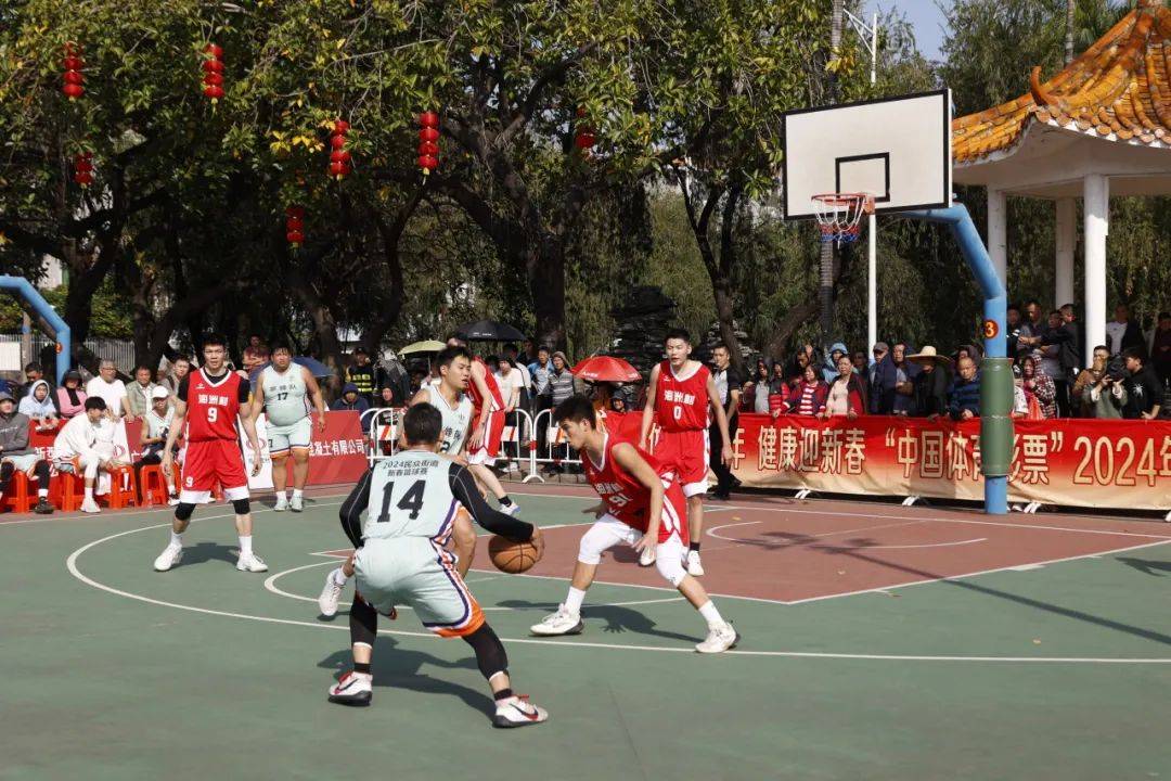 篮球比赛中出现了一场胜负难分的对决