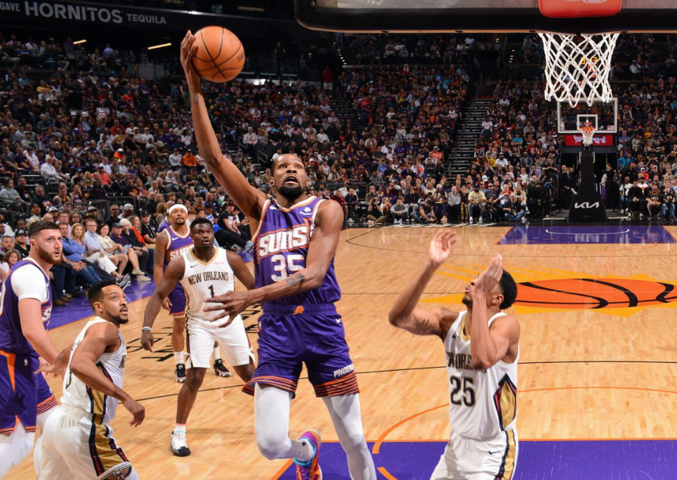 湖人完胜山西队，锡安点燃赛场