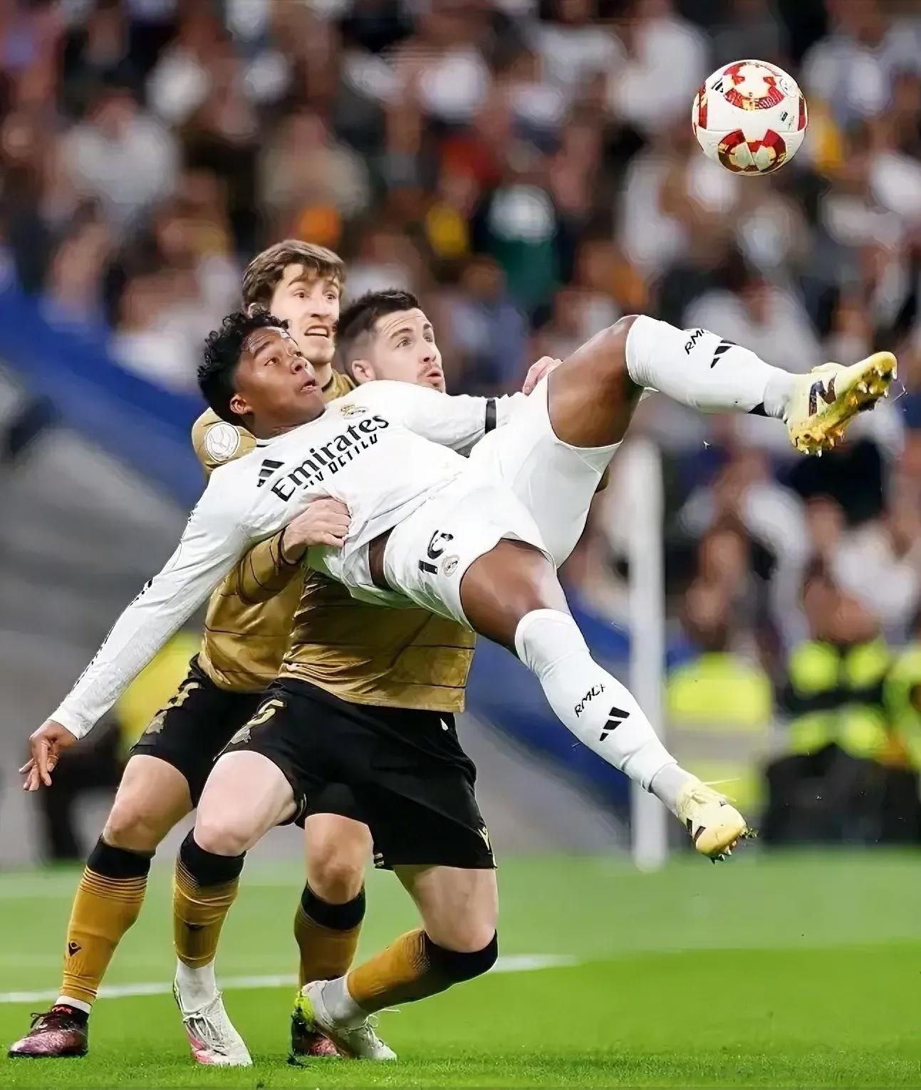 开云官网-皇马神奇逆袭，创造惊人晋级历史