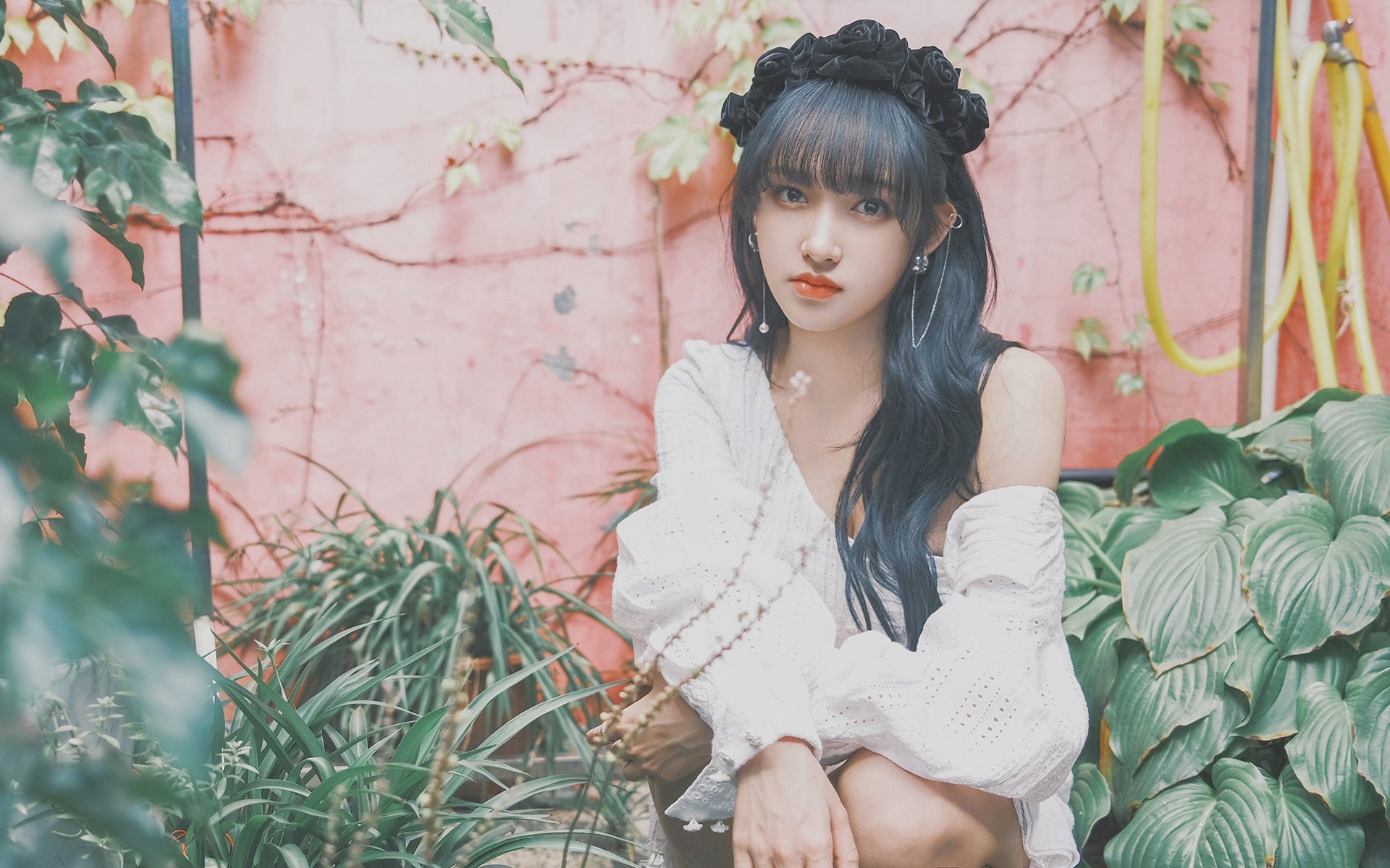 两种赛道，一种光芒，F1之夜与布伦森的大舞台哲学